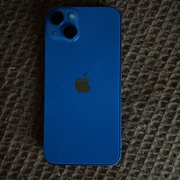 no scratches. cracks. clean phone.  iphone13.  128gb. tmobile.  metro. ready2use - Picture 3 of 4